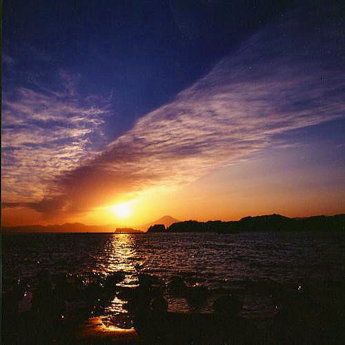 ���N���b�N�F�g�b�v�y�[�W�ɖ߂�A�E�N���b�N�F�摜����荞�ނƂ����ł��܂�