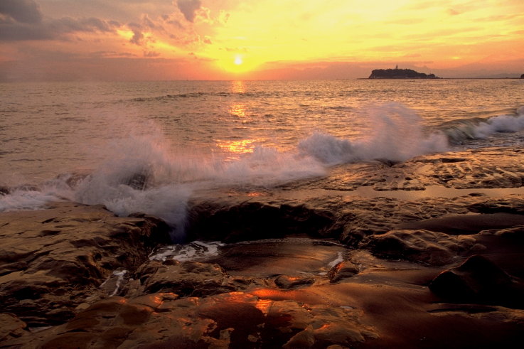 ���N���b�N�F�g�b�v�y�[�W�ɖ߂�A�E�N���b�N�F�摜����荞�ނƂ����ł��܂�