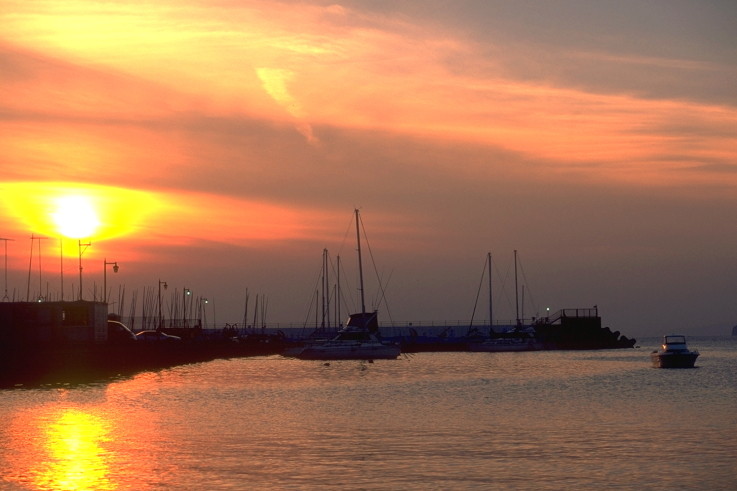 ���N���b�N�F�g�b�v�y�[�W�ɖ߂�A�E�N���b�N�F�摜����荞�ނƂ����ł��܂�