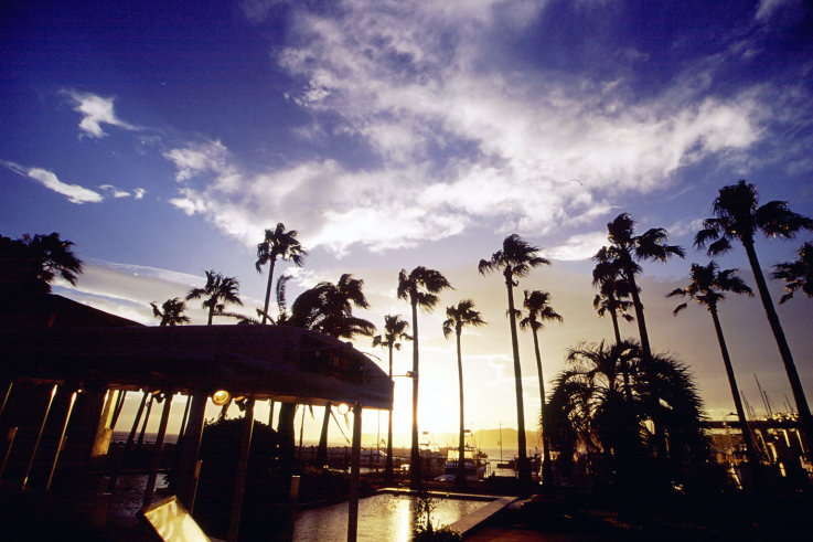 ���N���b�N�F�g�b�v�y�[�W�ɖ߂�A�E�N���b�N�F�摜����荞�ނƂ����ł��܂�