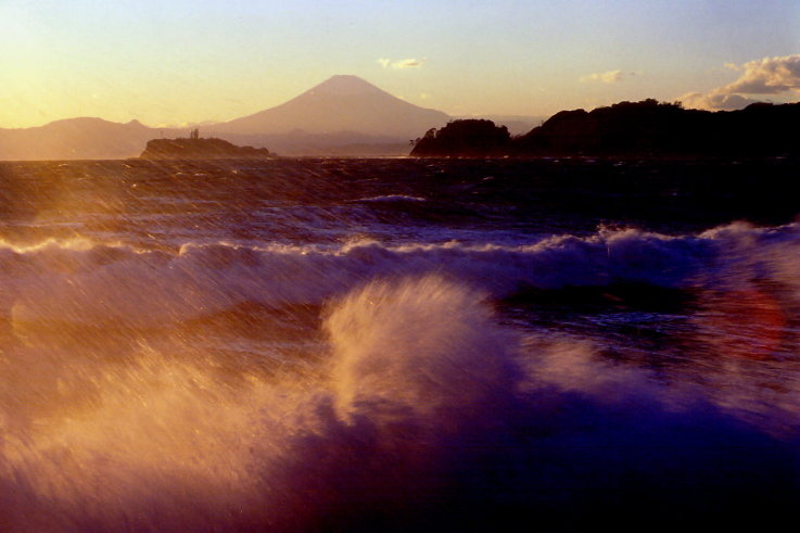 ���N���b�N�F�g�b�v�y�[�W�ɖ߂�A�E�N���b�N�F�摜����荞�ނƂ����ł��܂�